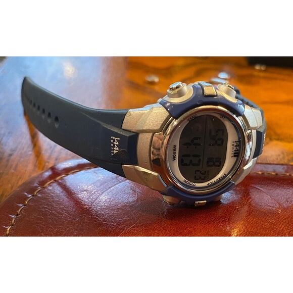 Women's 35mm Timex I440 Sports Watch, WR 50M - Picture 2 of 2
